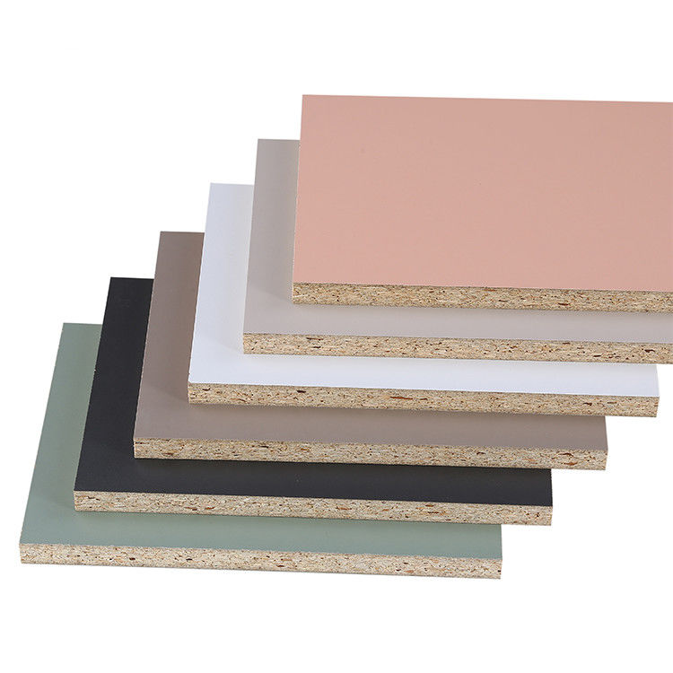 Tablero de partícula blanco a base de madera de la melamina de los paneles 18m m de la decoración interior