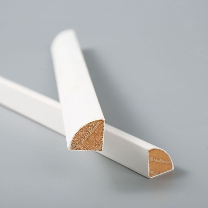 La madera que moldeaba redonda cuarta preparó a los tableros de madera para la decoración constructiva