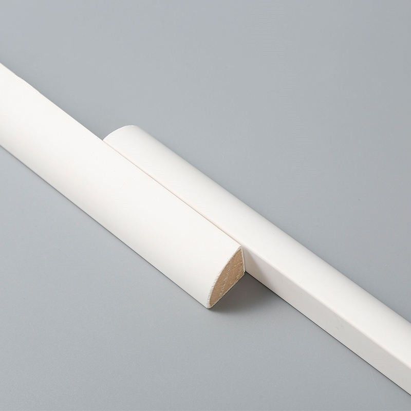 La madera que moldeaba redonda cuarta preparó a los tableros de madera para la decoración constructiva