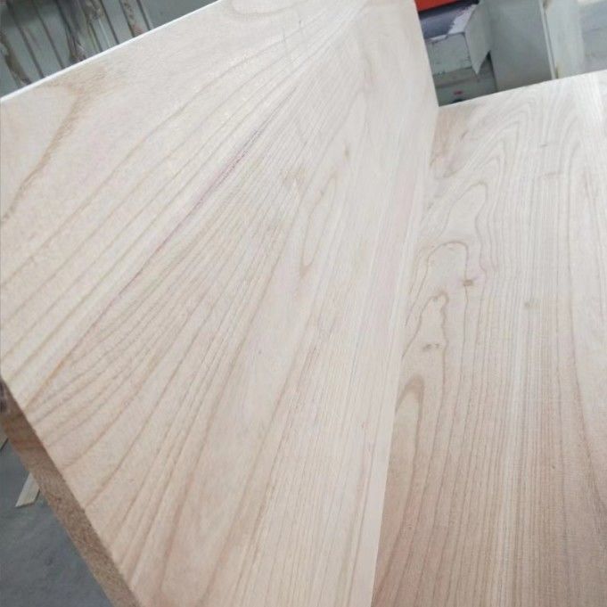 Nuevo estilo VIETNAM Productos de madera sólida Teca madera aserrada / madera / madera dura Paulownia Borda de madera pegada para la venta