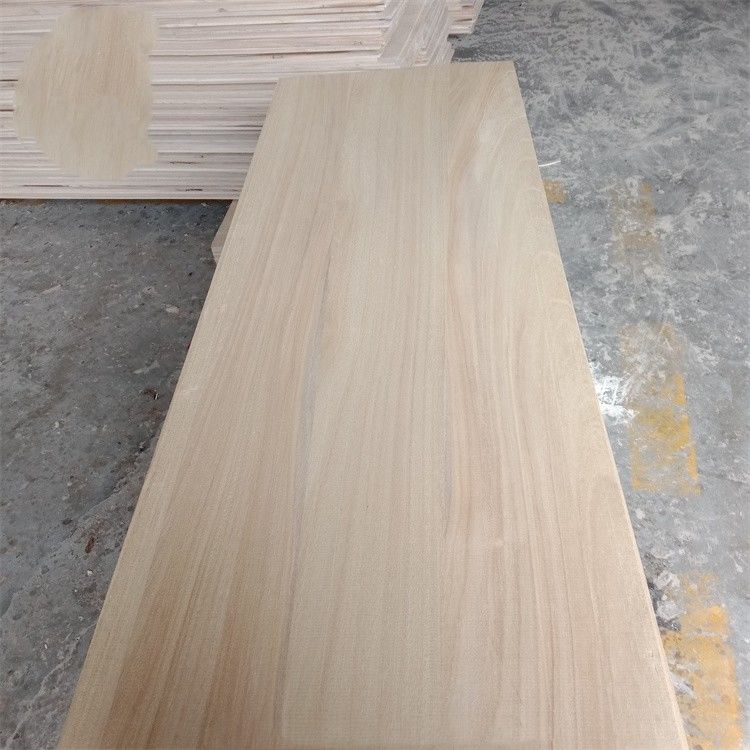 Fabrica mayorista personalizar tamaño AA grado paulownia tablero de madera maciza paulownia borde pegado tablero tablero de surf