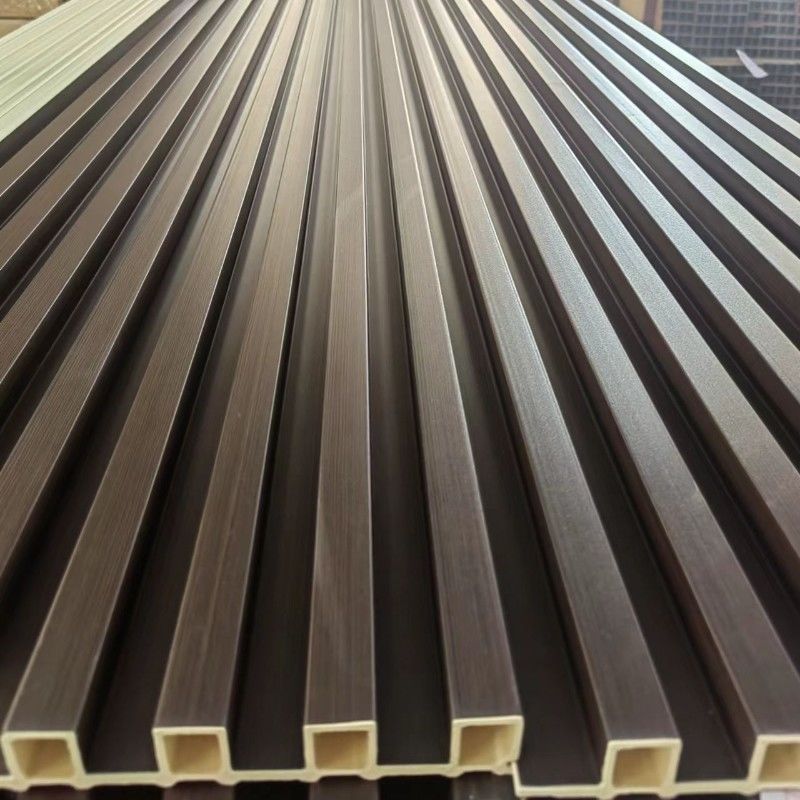 Panel de pared WPC laminado para interiores Diseños de grano de madera PVC paneles de pared Wpc para para decoración de interiores