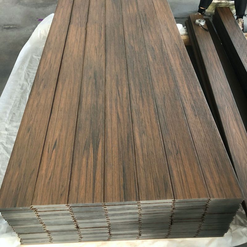 Deck de coextrusión europea impermeable piso de cubierta WPC cubierta hueca de cubierta compuesta cubierta de uso exterior de madera plástica compuesta cepillada