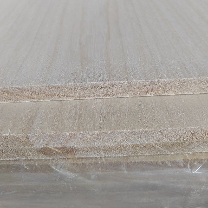 Tabla pegada de madera sólida para muebles Contenido de humedad 8%-12% Diseño resistente duradero