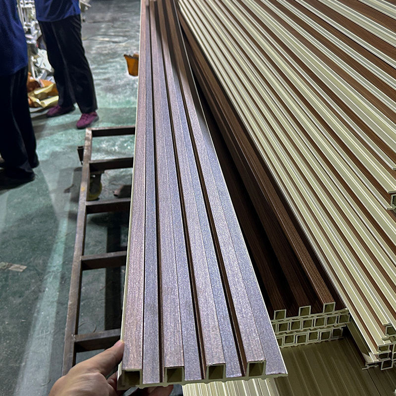 Panel de pared acanalado WPC de fábrica china, tablero de PVC, panel WPC con listones para decoración de interiores, panel de pared WPC