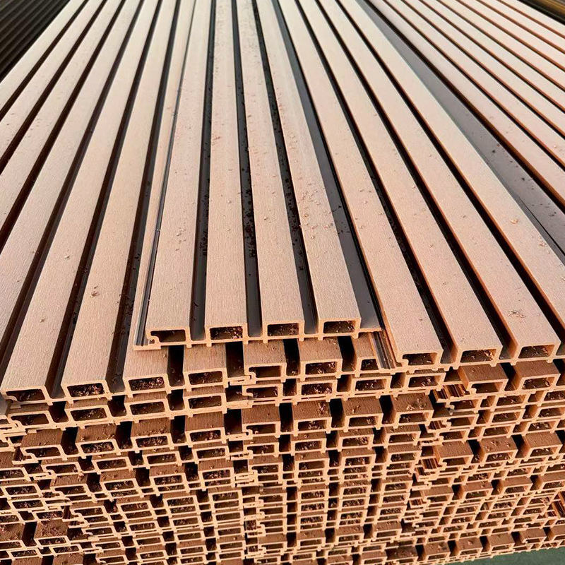 Revestimiento de pared impermeable WPC Panel de pared exterior compuesto PVC Panel de pared de madera Panel de revestimiento de pared exterior coextrusionado