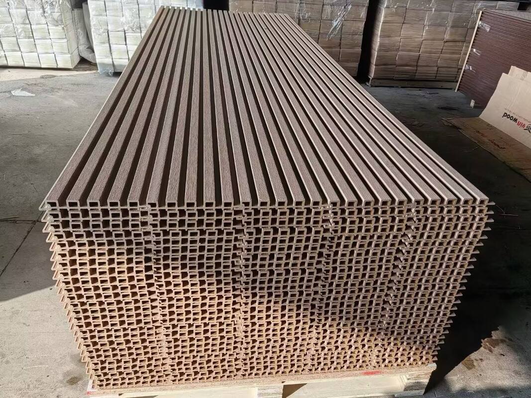 Paneles de pared exteriores WPC impermeables de alta calidad Materiales compuestos de madera y plástico para la decoración exterior