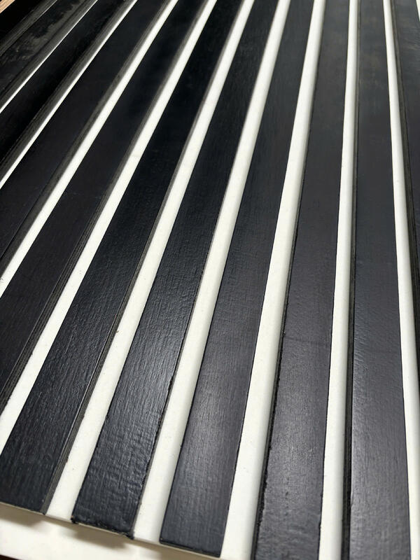 Pantallas de pared de pizarra de madera de precio competitivo Techo Pantallas acústicas de pizarra de madera para paredes insonorizadas