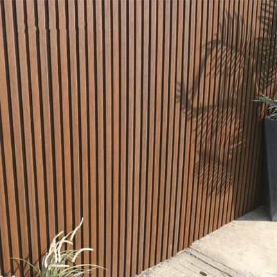 Revestimiento al aire libre interior moderno residencial del panel de pared de WPC insonoro