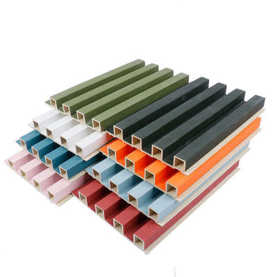 Pvc 3D Decorativo de madera de madera composita interior paneles de madera de PVC revestimiento de panel de pared de protección contra incendios para el cliente Requerir