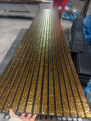 Diseño moderno Panel de pared acústico de fibra de poliéster insonorizado 3D diseño ondulado de agua de absorción de sonido panel decorativo de parrilla de pizarra