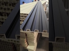 32 Panel de pared de WPC de varios estilos